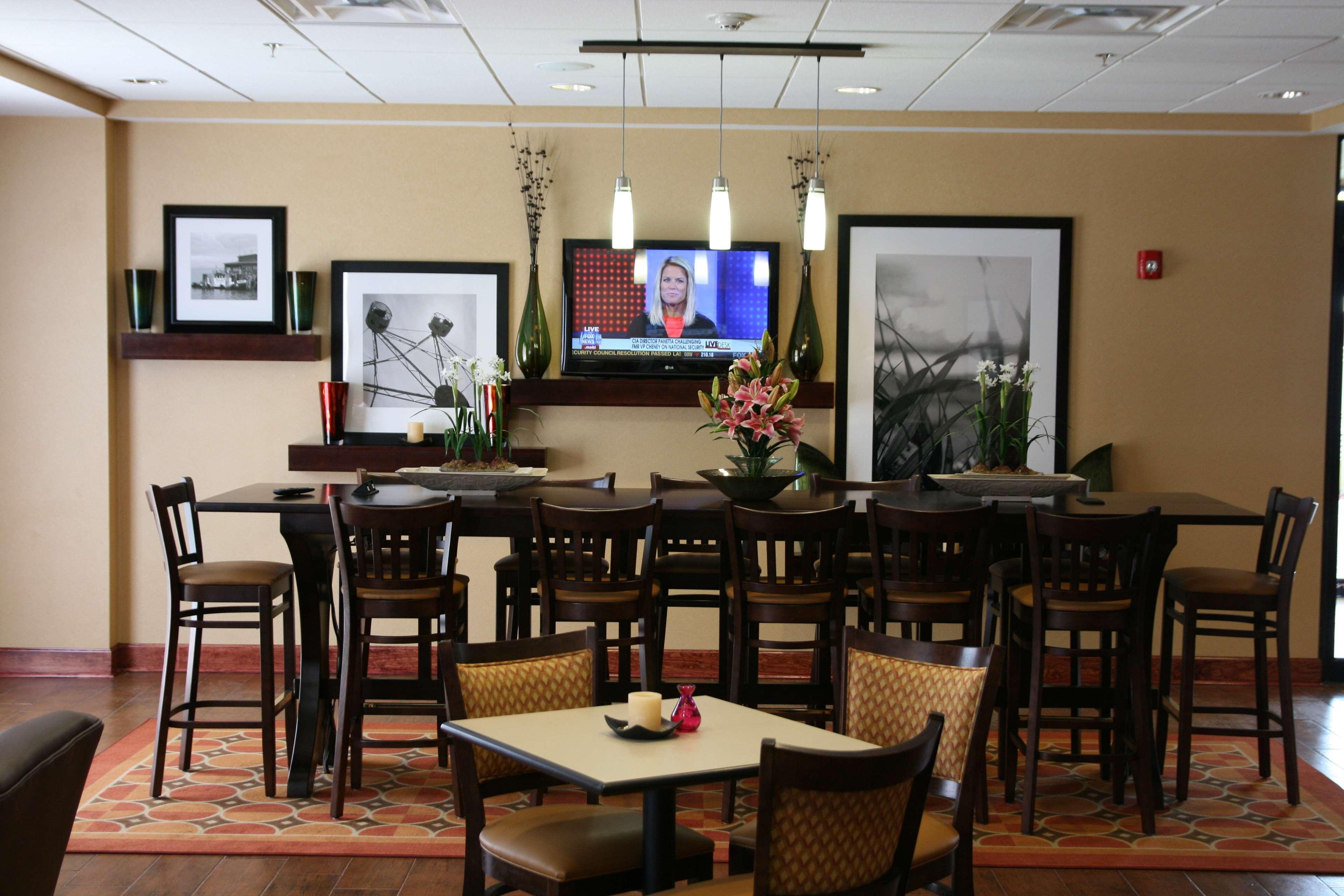 Hampton Inn Кингсленд Экстерьер фото