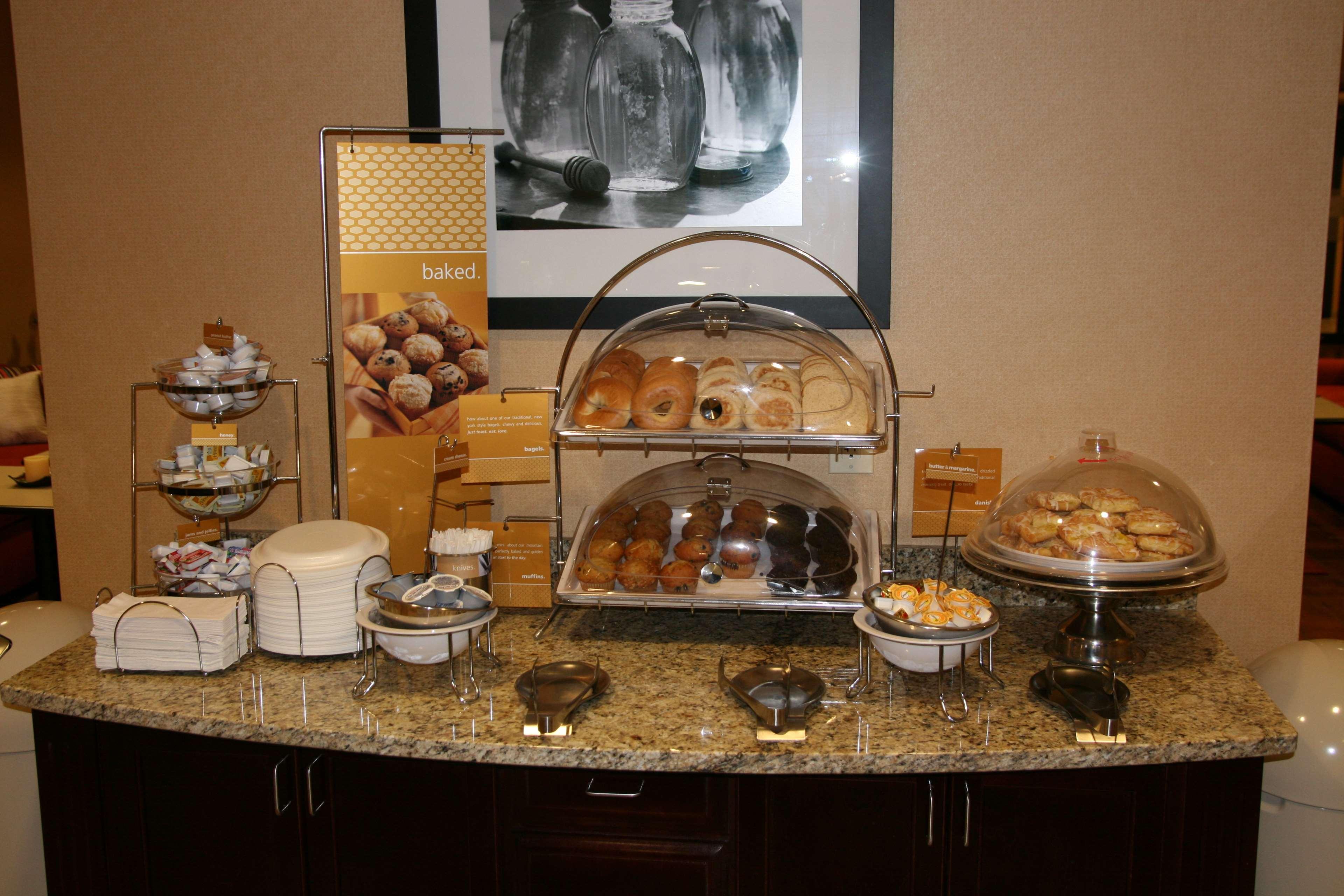 Hampton Inn Кингсленд Экстерьер фото