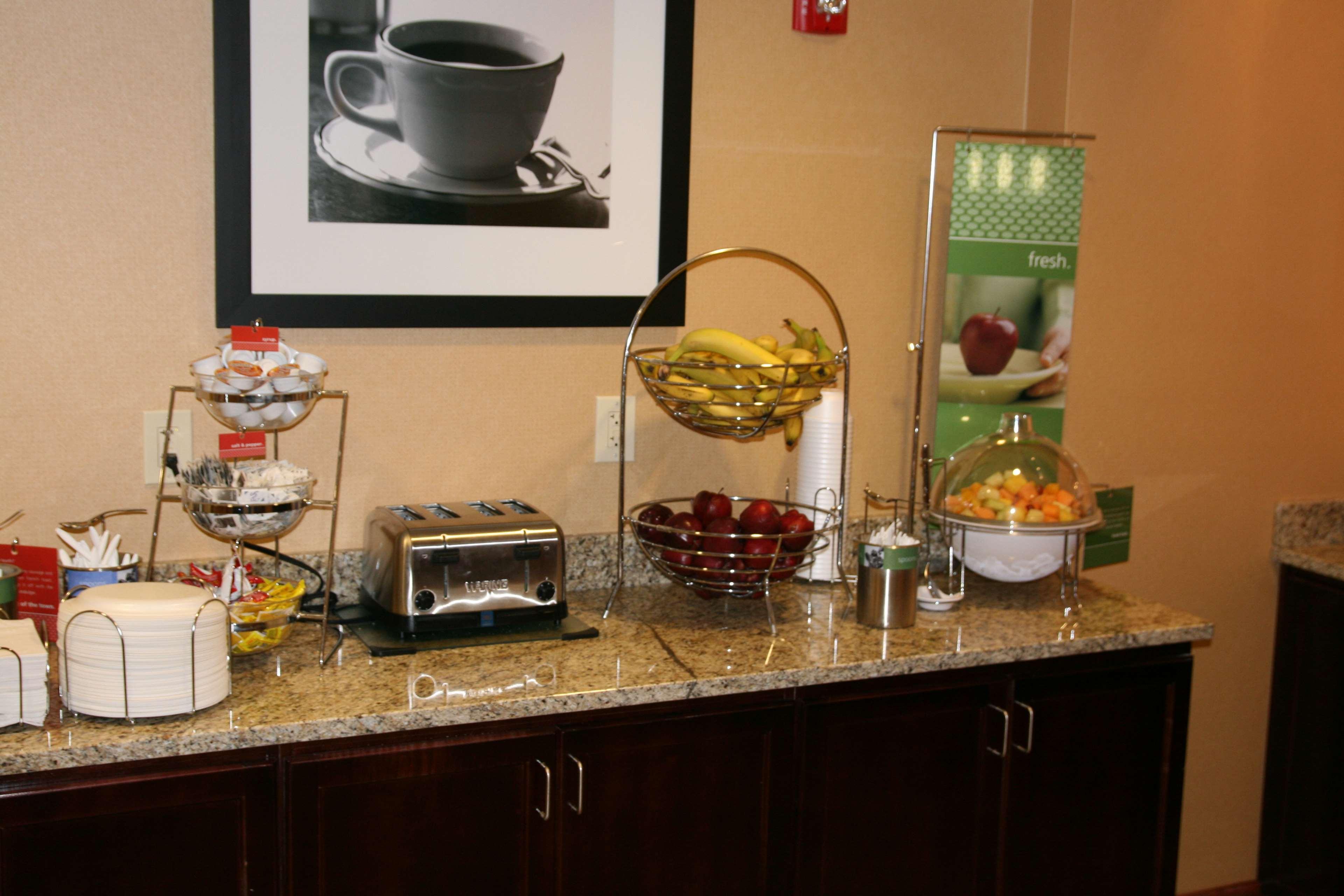 Hampton Inn Кингсленд Экстерьер фото