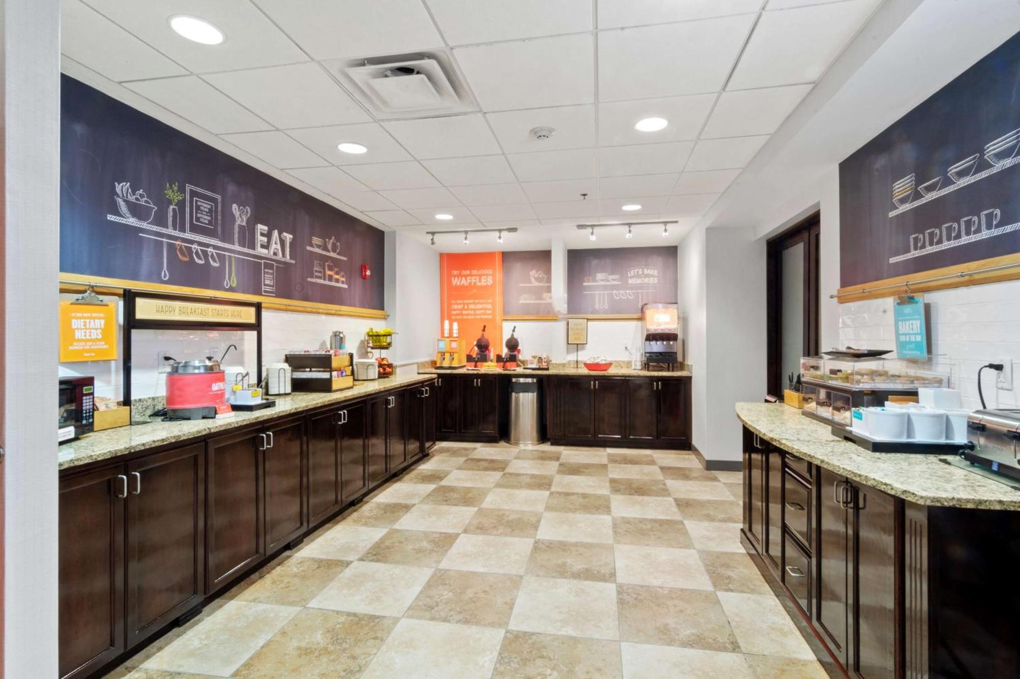 Hampton Inn Кингсленд Экстерьер фото