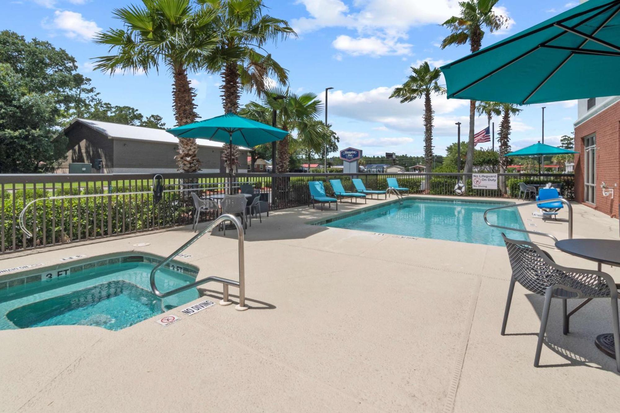 Hampton Inn Кингсленд Экстерьер фото