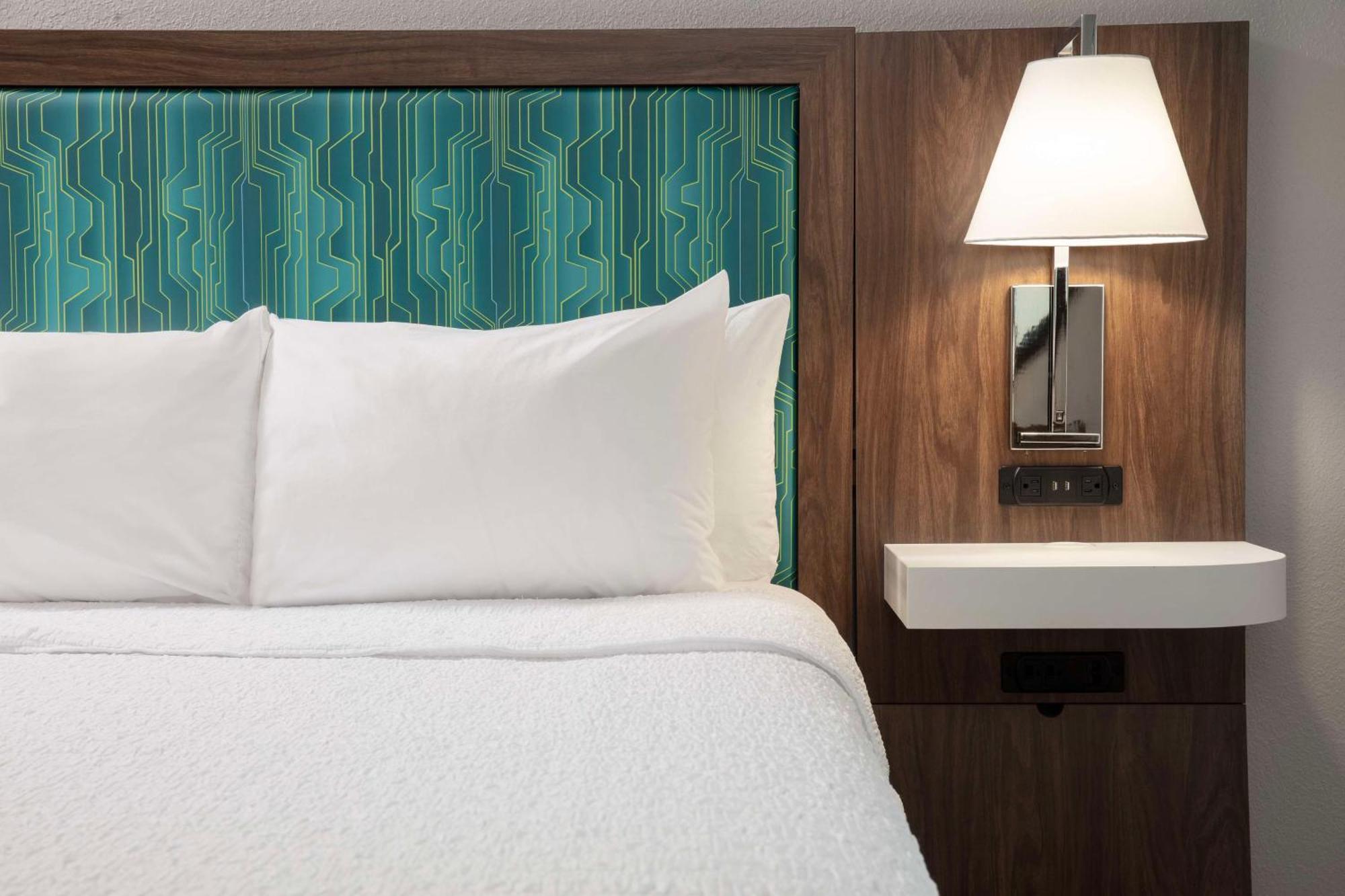 Hampton Inn Кингсленд Экстерьер фото