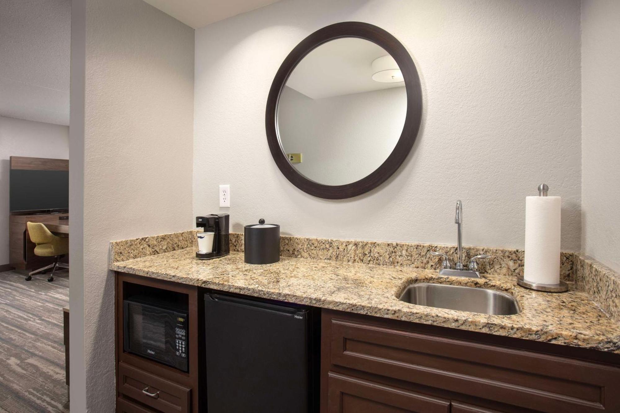 Hampton Inn Кингсленд Экстерьер фото